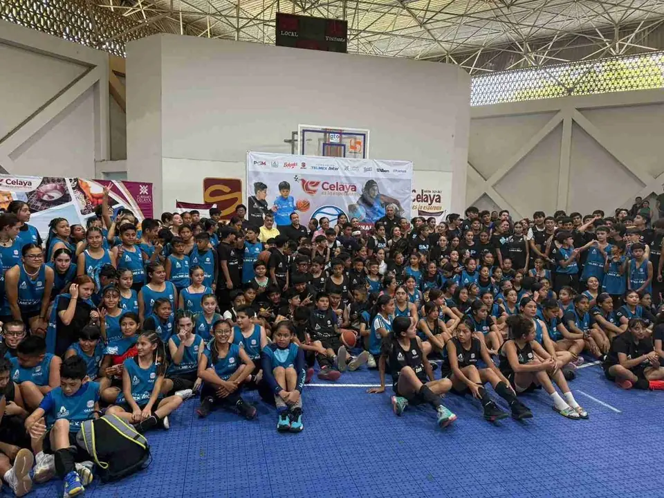 INAUGURAN EN CELAYA EL REGIONAL DE LA LIGA TELMEX TELCEL DE BÁSQUETBOL