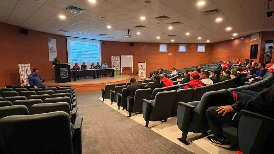 IMPARTEN CLÍNICA DE ACTUALIZACIÓN FÚTBOL FLAG