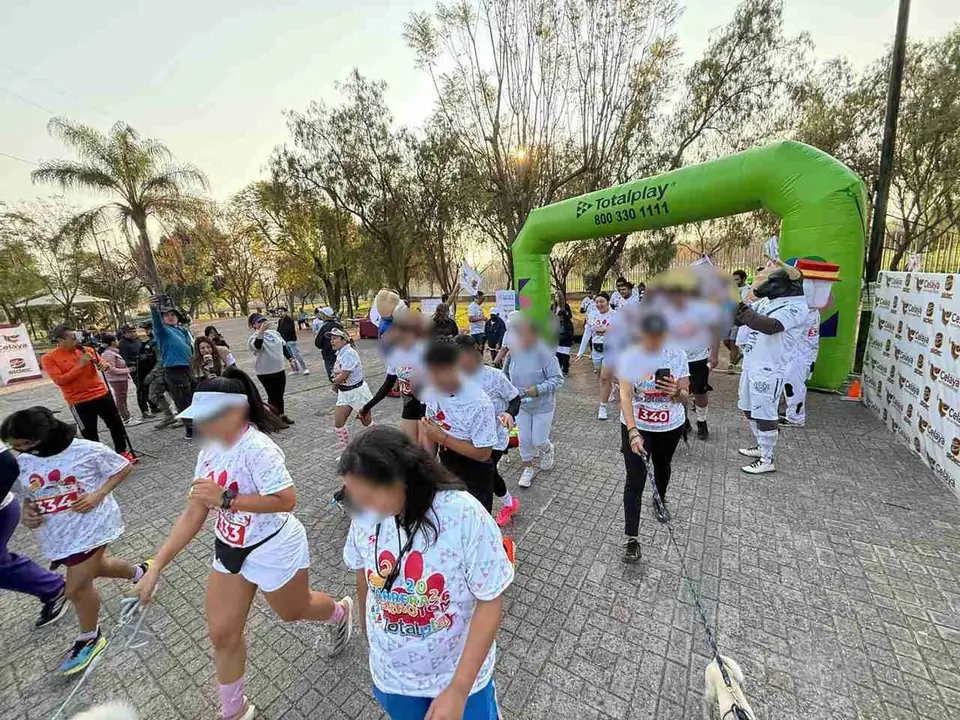 REALIZAN PRIMERA EDICIÓN DEL PERROTÓN EN CELAYA