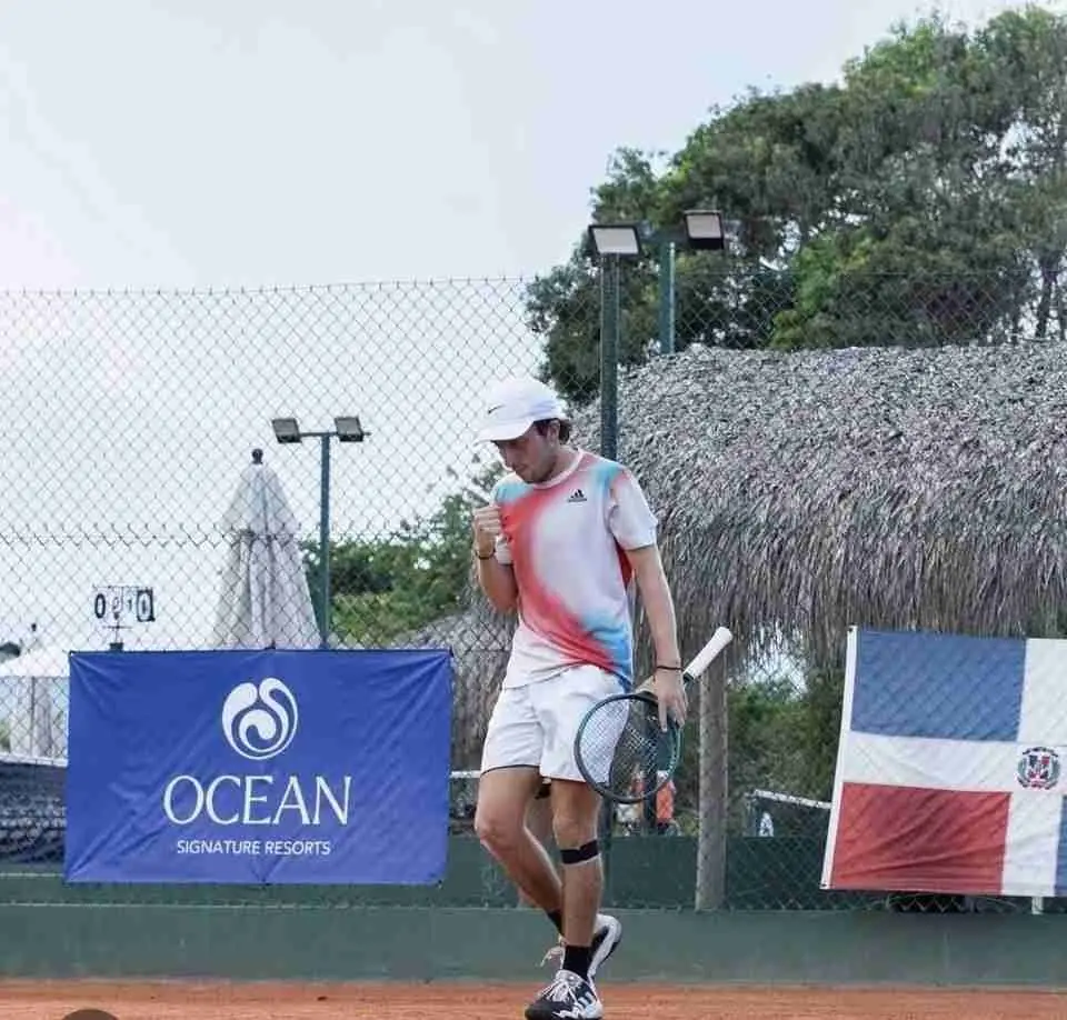 REAFIRMA MAURICIO SCHTULMANN SU BUEN PASO DENTRO DEL TENIS JUVENIL