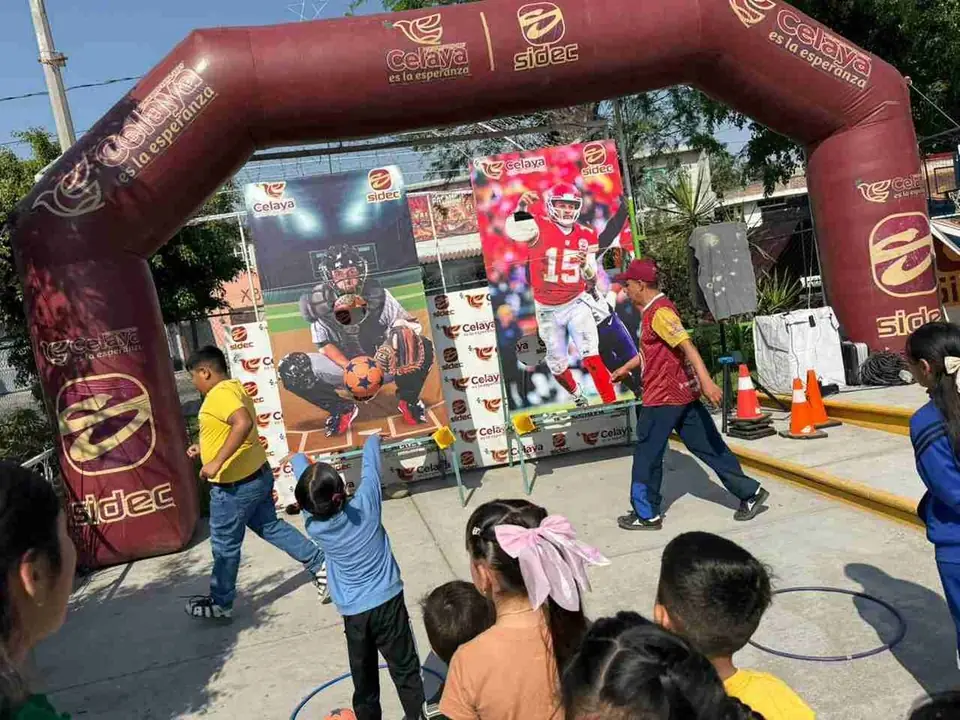 ACTIVÓ SIDEC A FAMILIAS CON FERIA DEPORTIVA EN LA COLONIA LAS FLORES