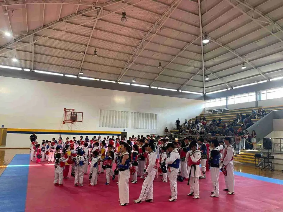 SE FOGUEAN TAEKWONDOINES EN “LA ESPERANZA NOS LIGA”