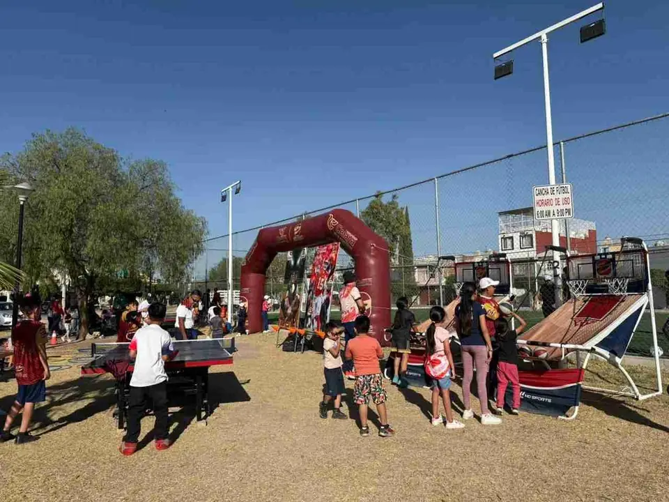 FAMILIAS DE HACIENDA DEL BOSQUE SE ACTIVARON CON LA FERIA DEPORTIVA DEL SIDEC
